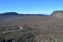 Wandern in vulkanischer Landschaft